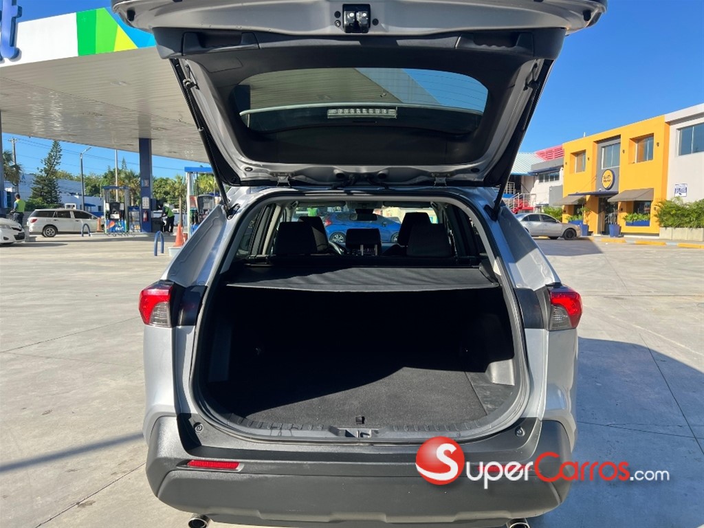 2021 Toyota RAV4 LE — foto 9 / 11