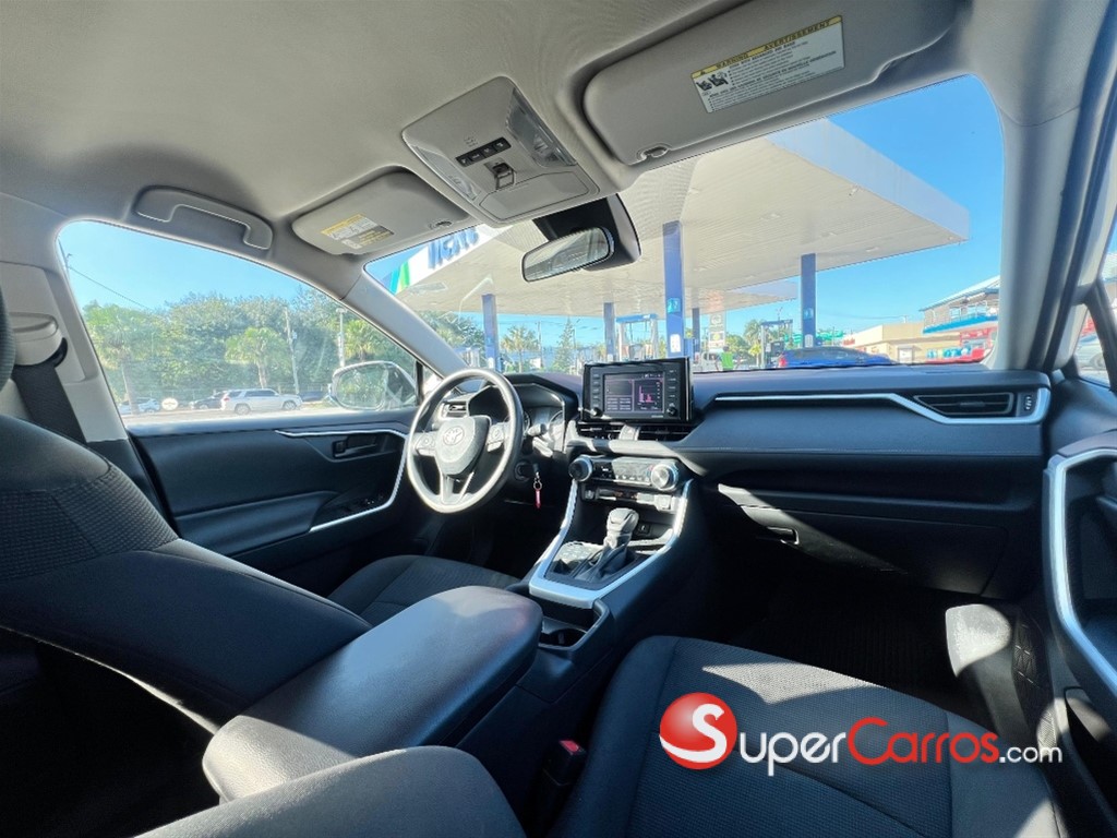2021 Toyota RAV4 LE — foto 10 / 11
