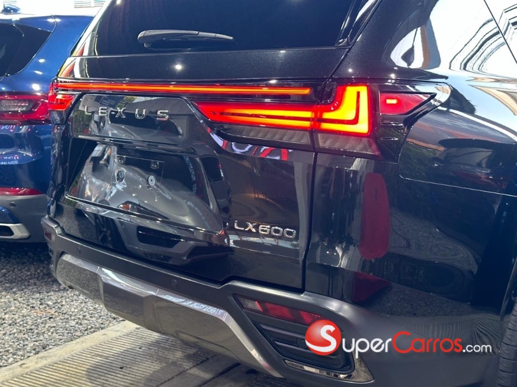 2022 Lexus LX 600 Premium — foto 11 / 12