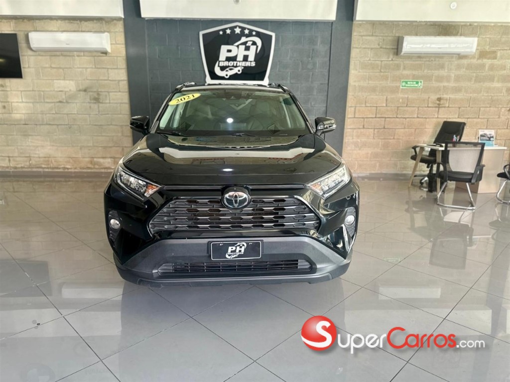 2021 Toyota RAV4 XLE — foto 2 / 12