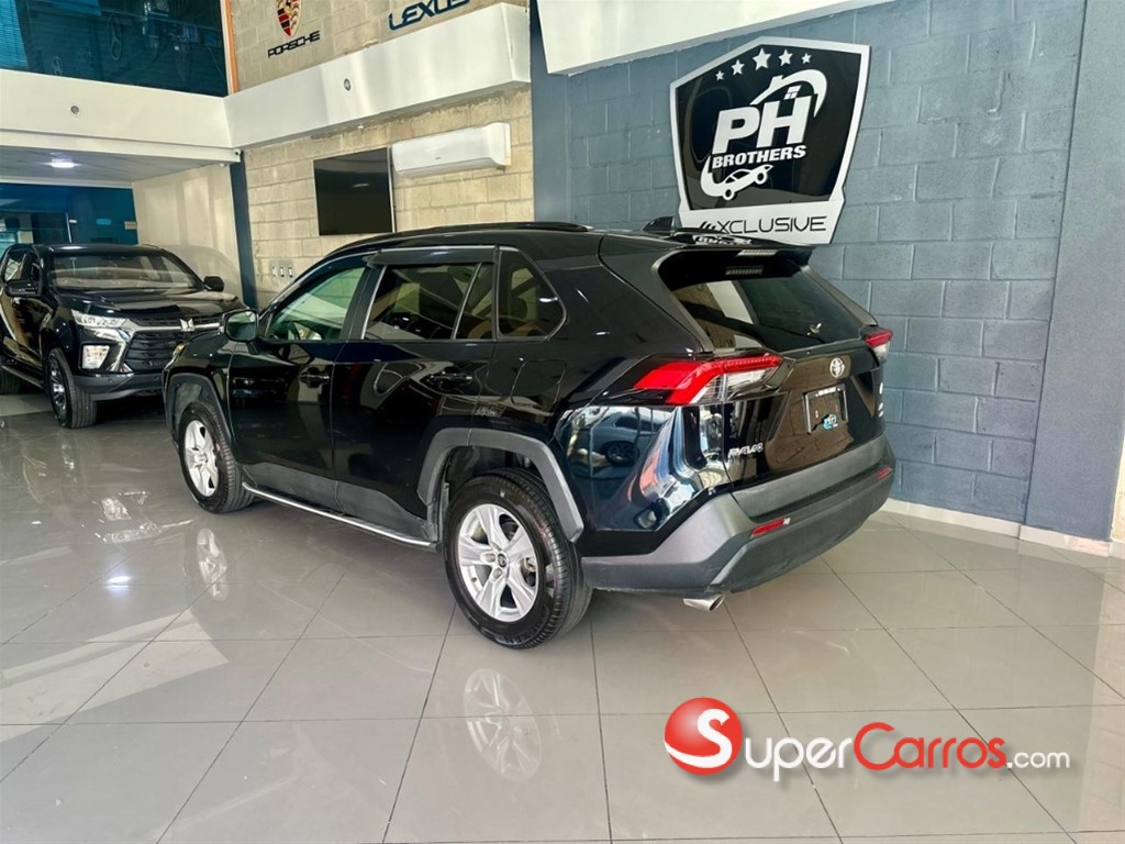 2021 Toyota RAV4 XLE — foto 4 / 12