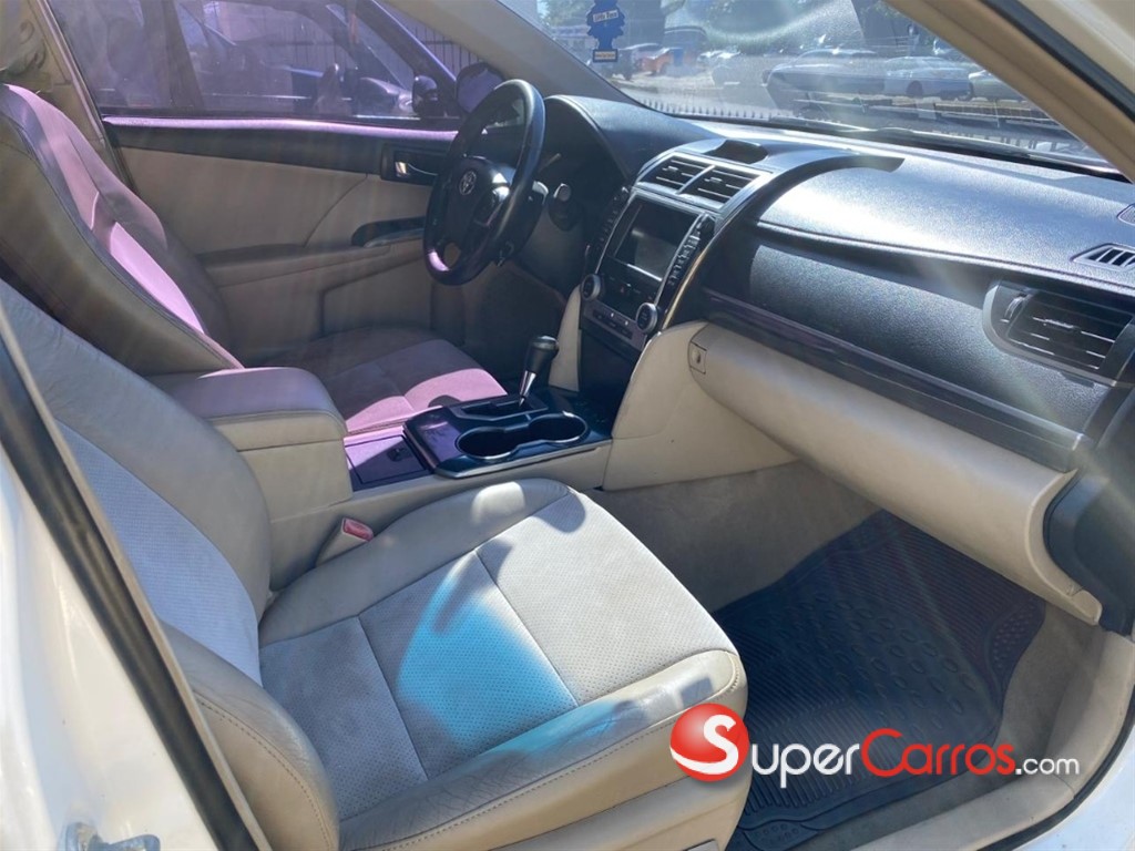 2012 Toyota Camry XLE Hybrid — foto 9 / 10