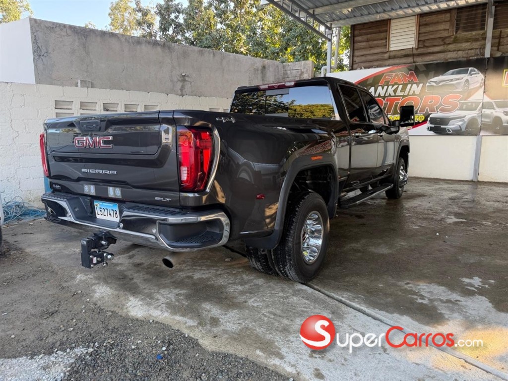 2021 GMC Sierra — foto 2 / 12