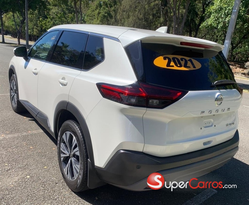 2021 Nissan Rogue SV — foto 6 / 12