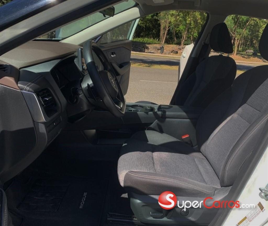 2021 Nissan Rogue SV — foto 10 / 12