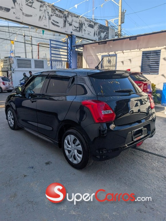 2020 Suzuki Swift RS Sport — foto 4 / 12