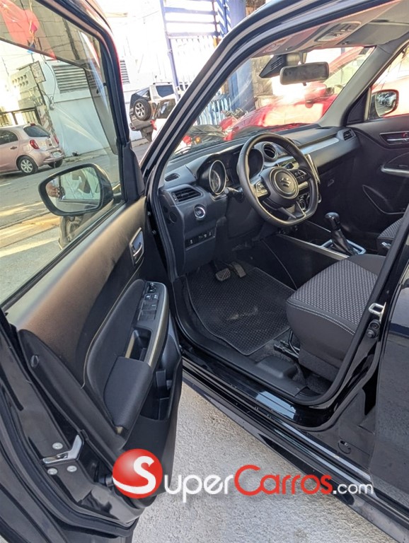 2020 Suzuki Swift RS Sport — foto 8 / 12