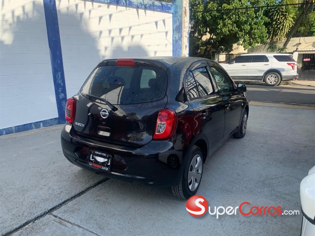 2018 Nissan March — foto 10 / 12