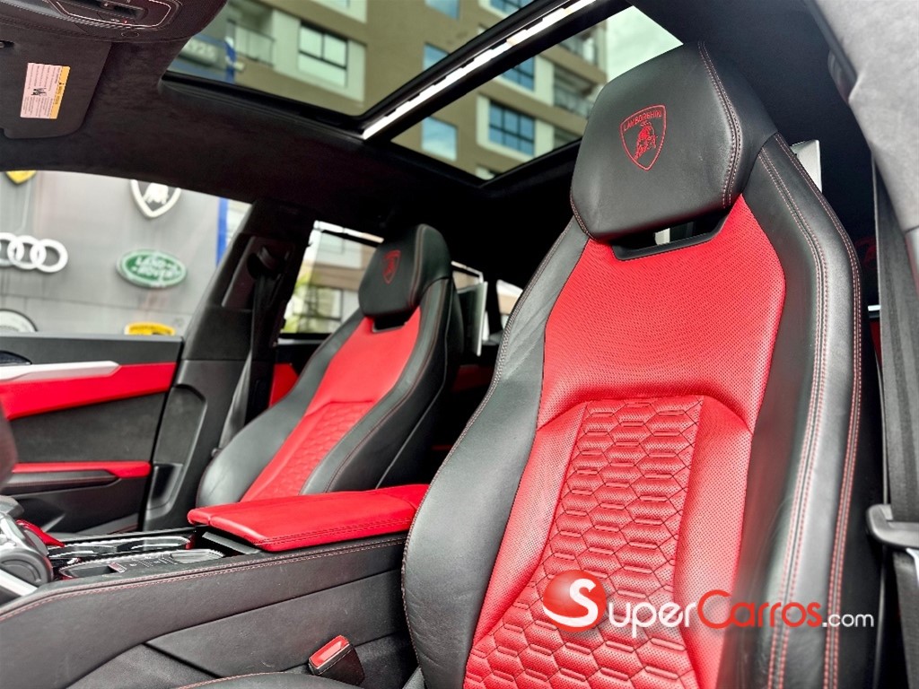 2019 Lamborghini Urus — foto 4 / 12