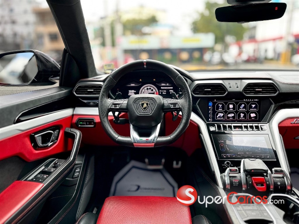 2019 Lamborghini Urus — foto 5 / 12