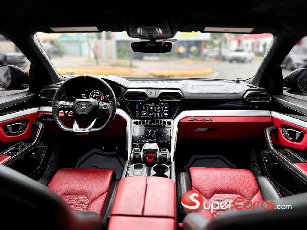 2019 Lamborghini Urus — foto 9 / 12