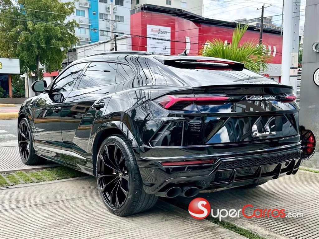 2019 Lamborghini Urus — foto 10 / 12