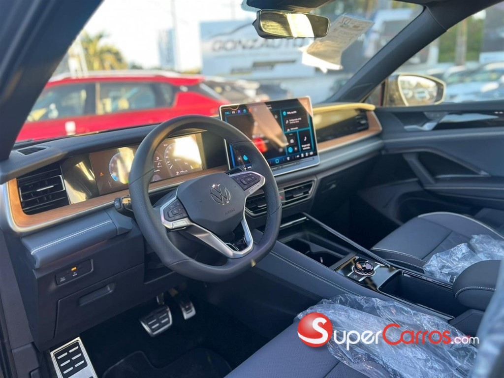 2026 Volkswagen Tiguan R Design — foto 4 / 9