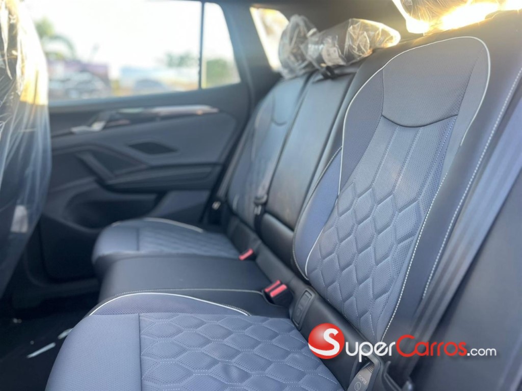 2026 Volkswagen Tiguan R Design — foto 8 / 9