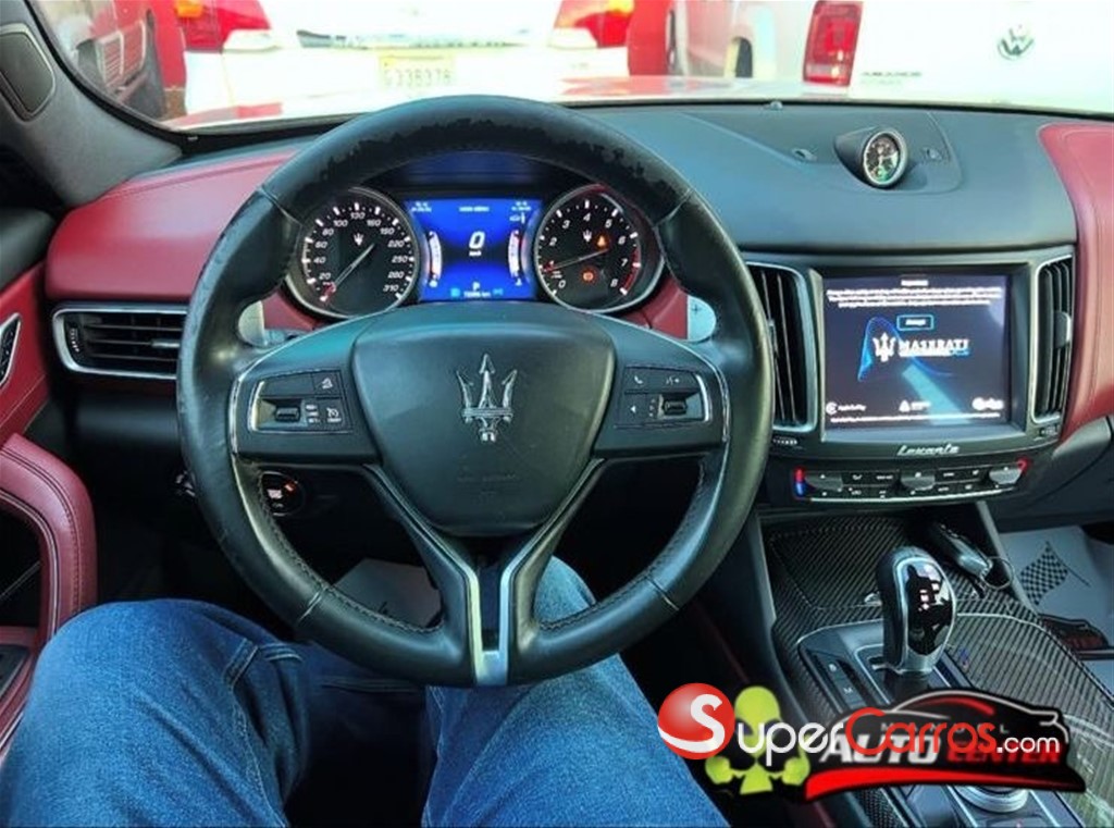 2018 Maserati Levante Luxury — foto 6 / 12