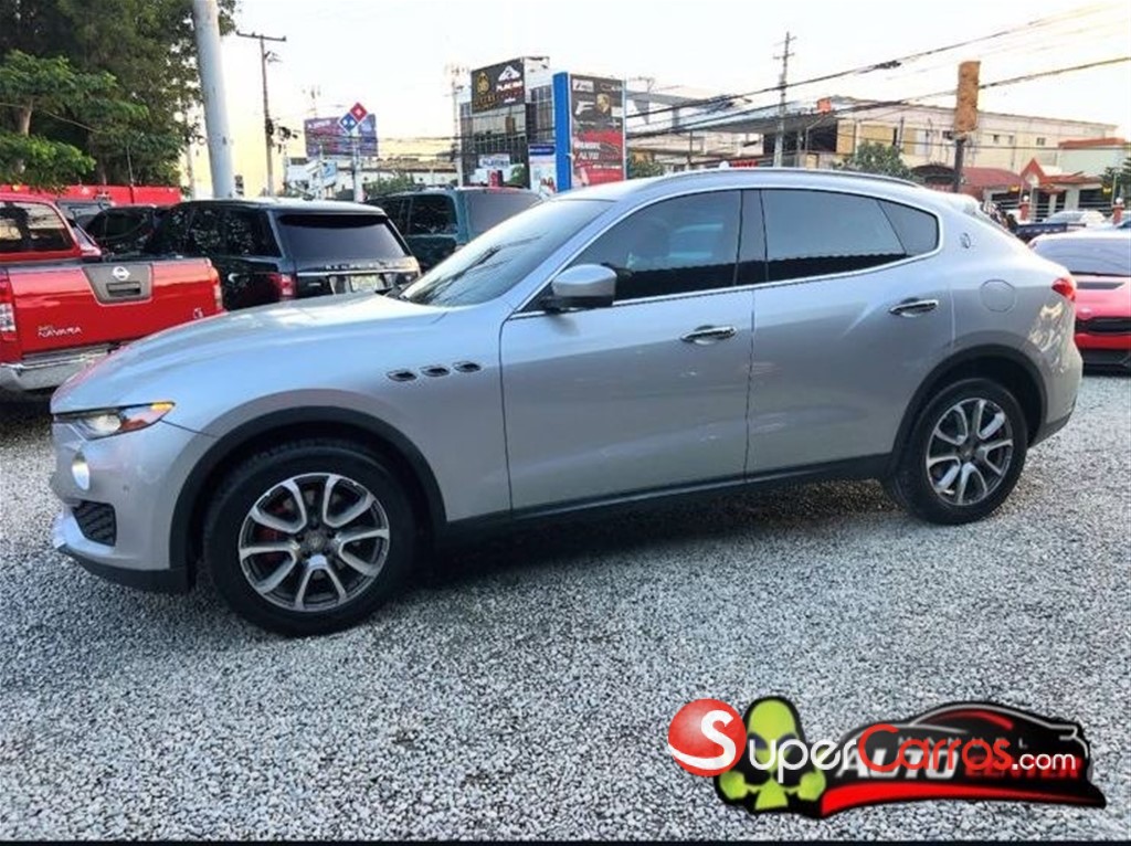 2018 Maserati Levante Luxury — foto 8 / 12