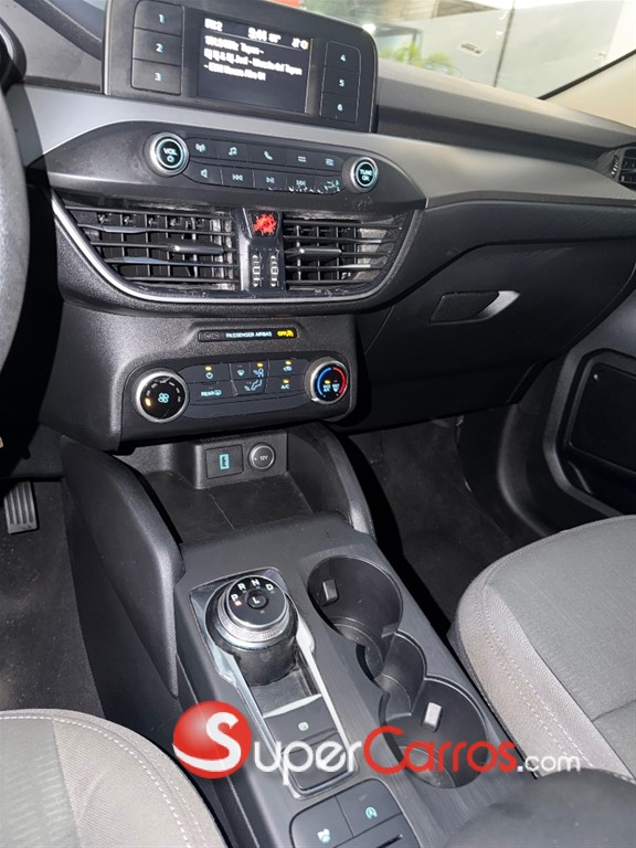 2020 Ford Escape S — foto 6 / 9