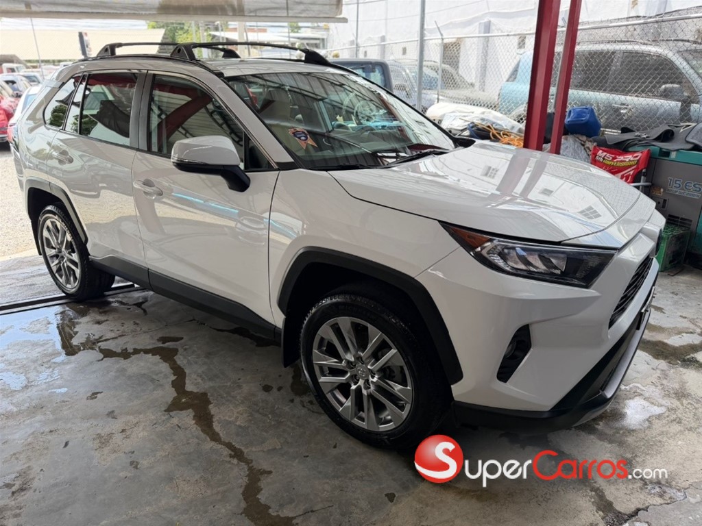 2021 Toyota RAV4 XLE PLUS — foto 5 / 12