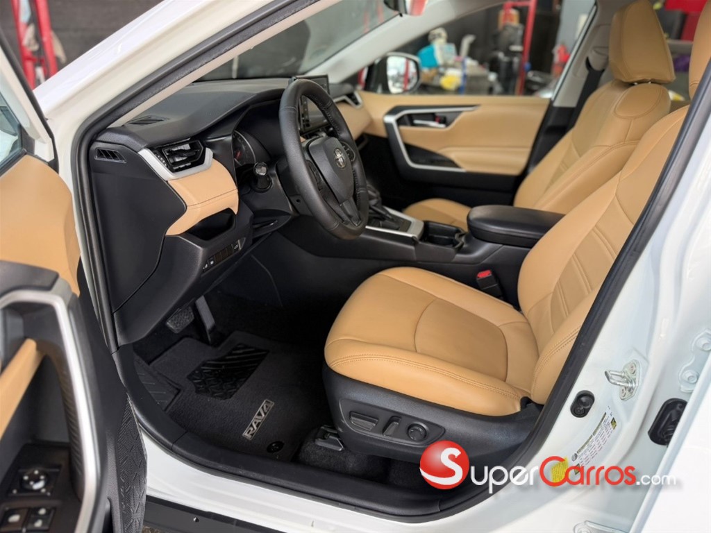 2021 Toyota RAV4 XLE PLUS — foto 6 / 12