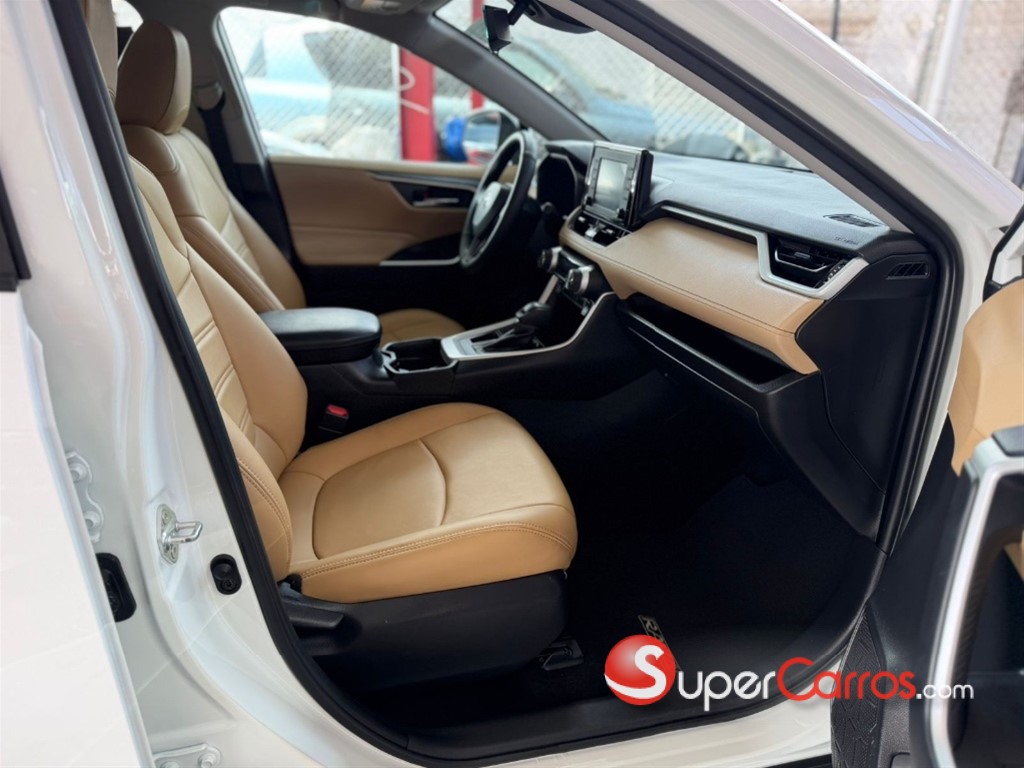 2021 Toyota RAV4 XLE PLUS — foto 9 / 12