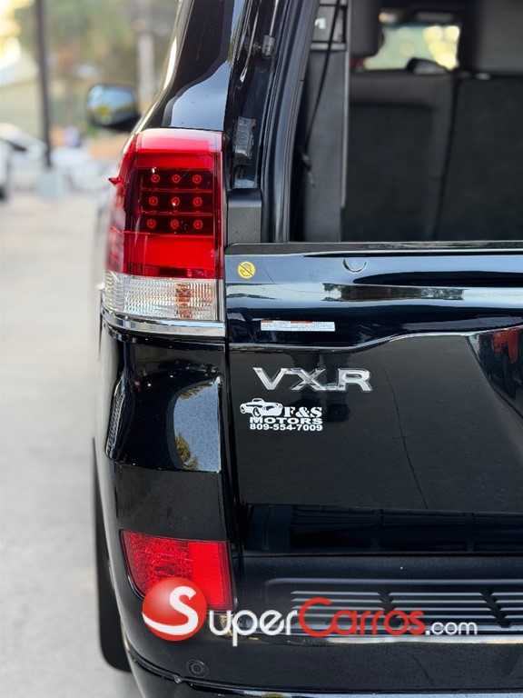 2019 Toyota Land Cruiser VXR — foto 12 / 12