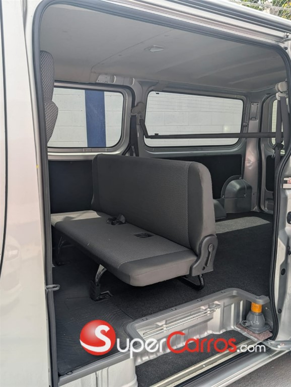 2021 Nissan Caravan — foto 8 / 12