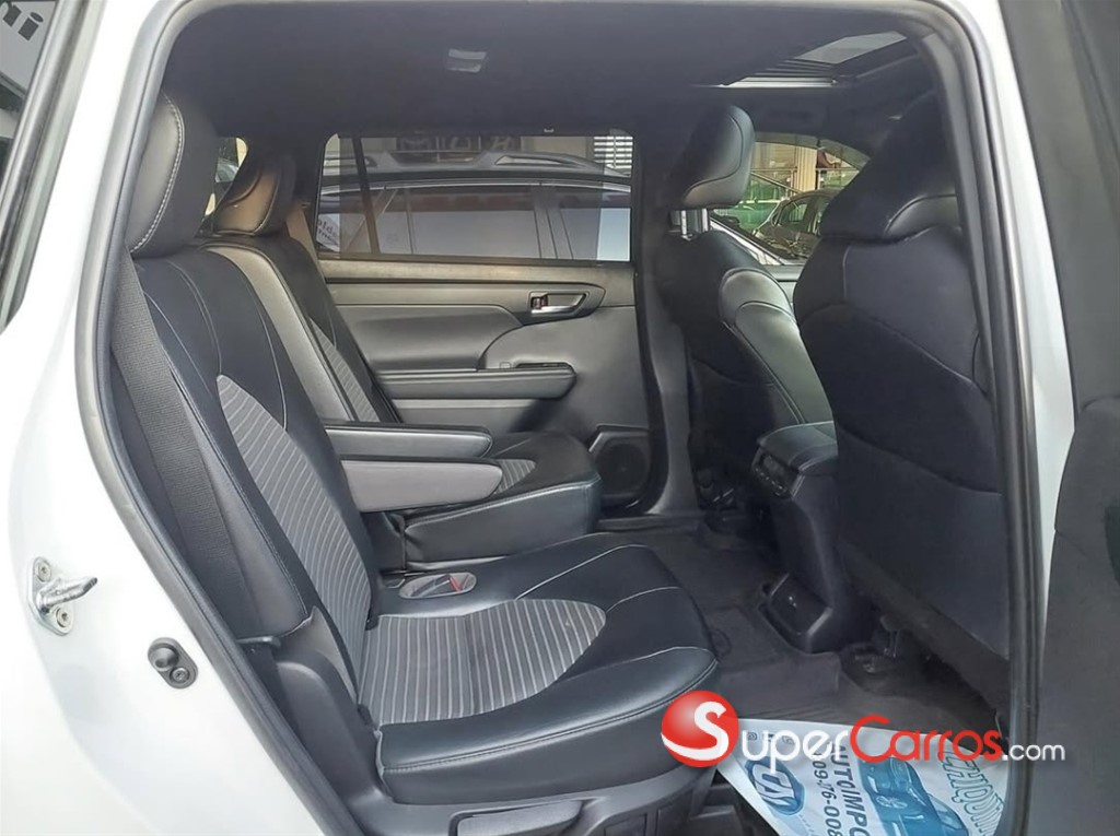 2022 Toyota Highlander XSE — foto 6 / 10