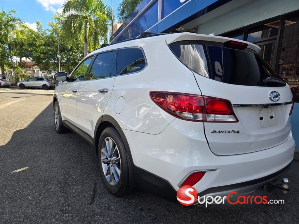 2017 Hyundai Santa Fe SE — foto 4 / 12