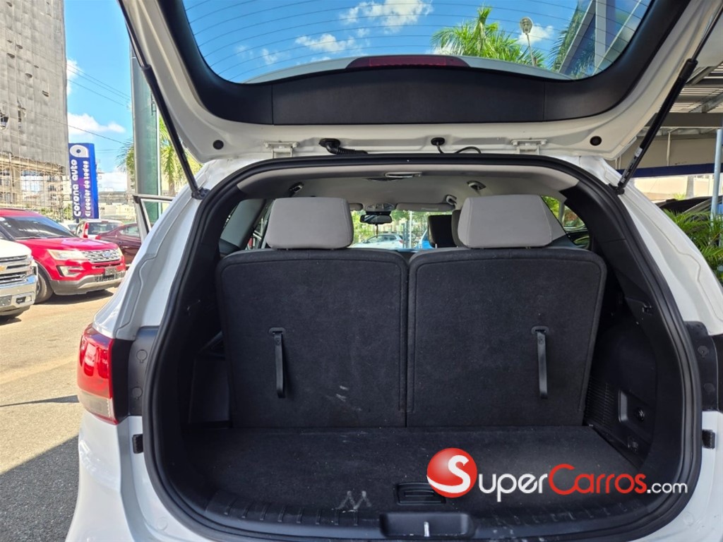 2017 Hyundai Santa Fe SE — foto 9 / 12