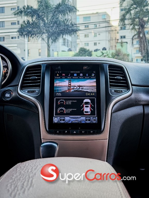 2017 Jeep Grand Cherokee Laredo — foto 6 / 12