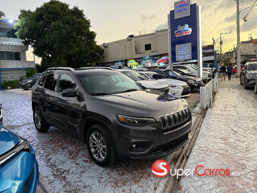 2019 Jeep Cherokee Latitude — foto 2 / 11