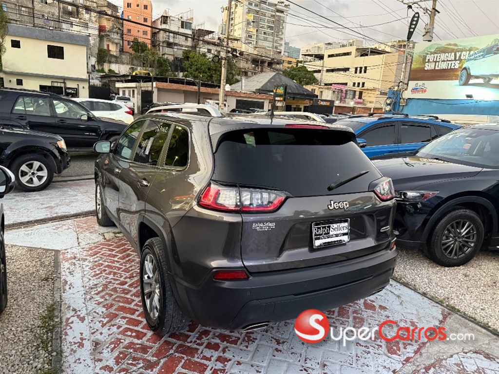 2019 Jeep Cherokee Latitude — foto 6 / 11