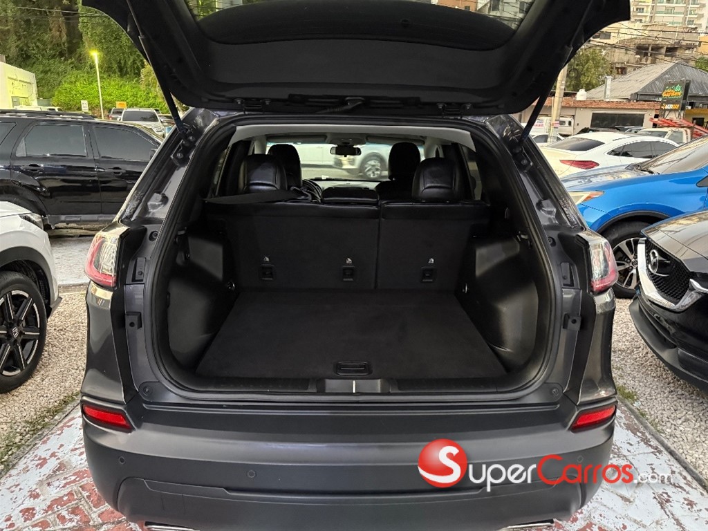 2019 Jeep Cherokee Latitude — foto 10 / 11