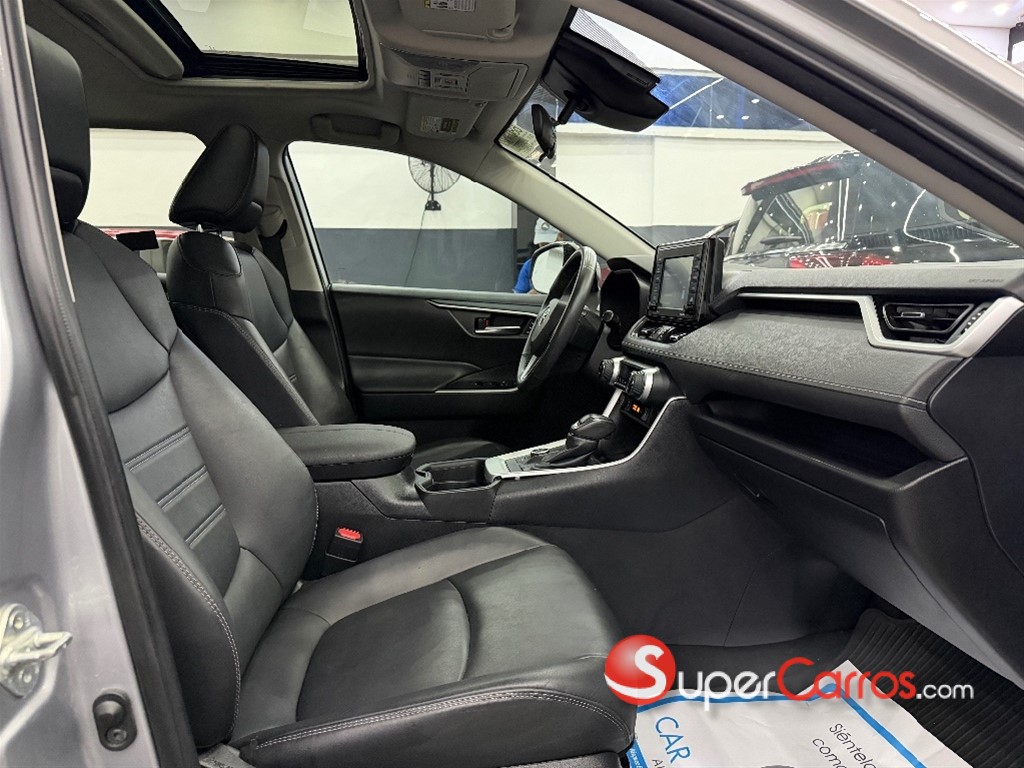 2021 Toyota RAV4 XLE Premium — foto 4 / 7