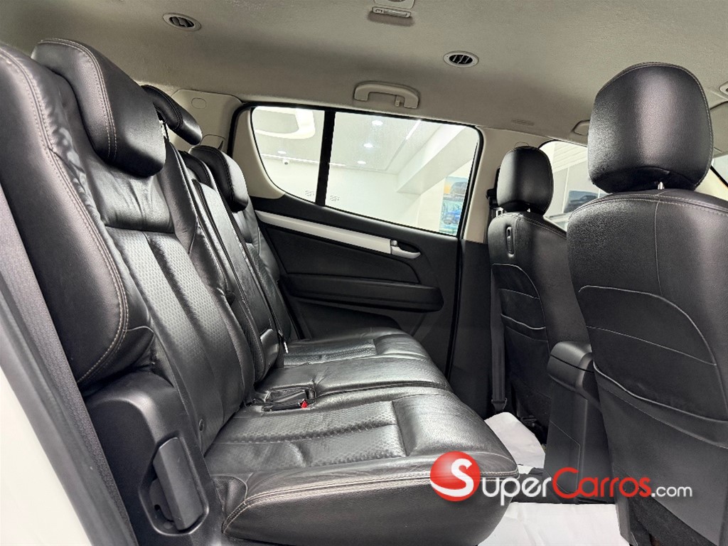 2015 Isuzu Mux — foto 4 / 8