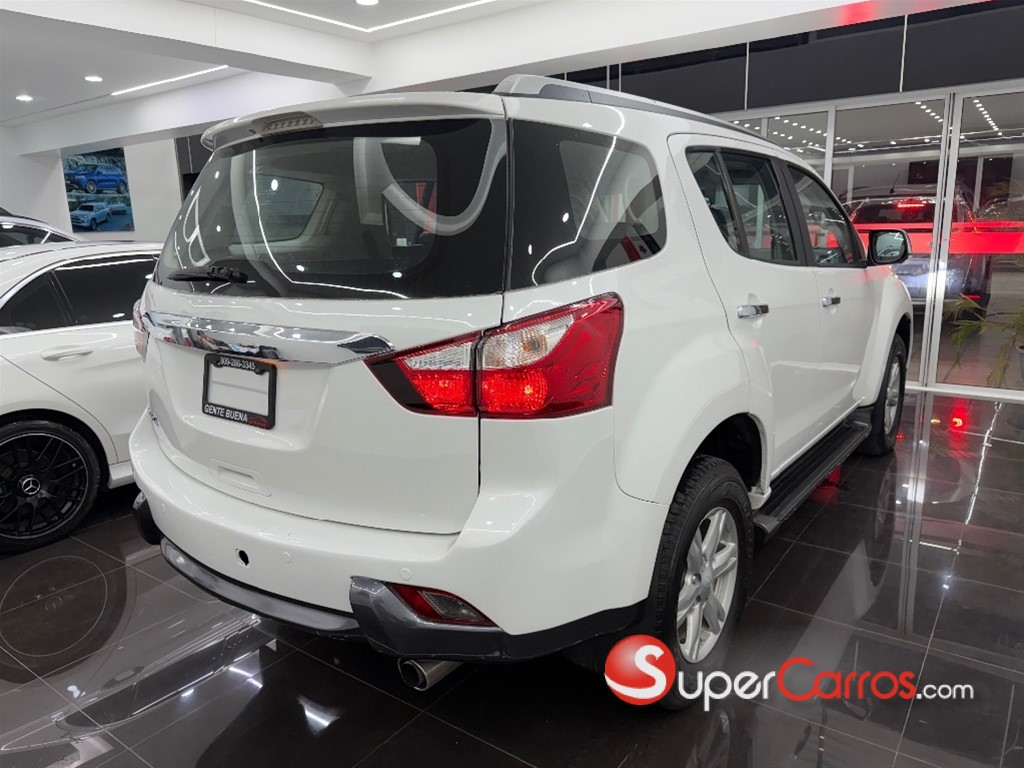 2015 Isuzu Mux — foto 7 / 8