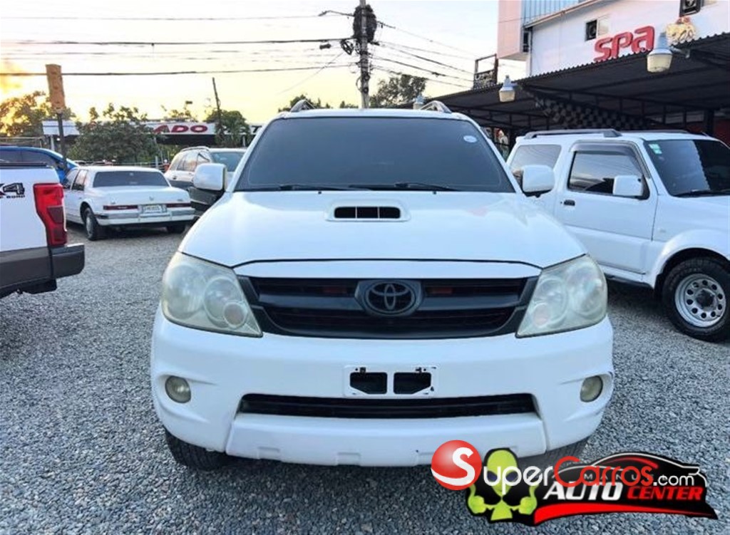 2008 Toyota Fortuner — foto 3 / 11