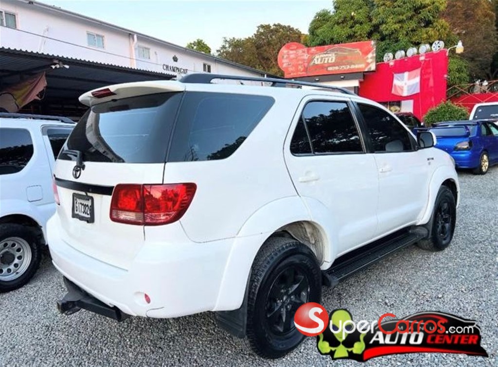 2008 Toyota Fortuner — foto 6 / 11
