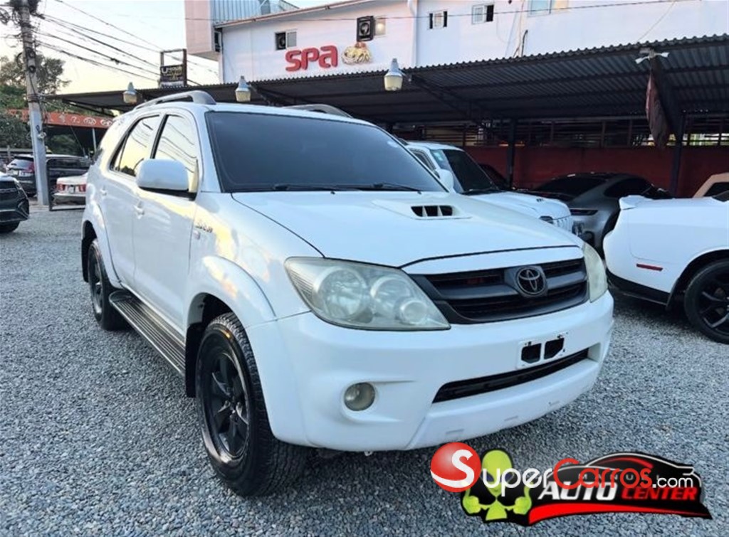 2008 Toyota Fortuner — foto 8 / 11