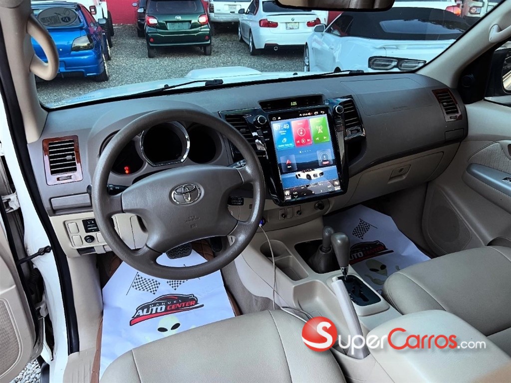2008 Toyota Fortuner — foto 10 / 11