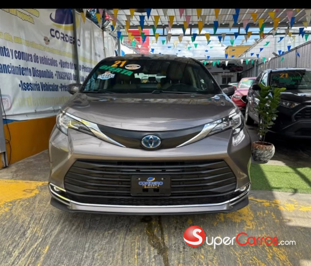 2021 Toyota Sienna XLE — foto 3 / 9