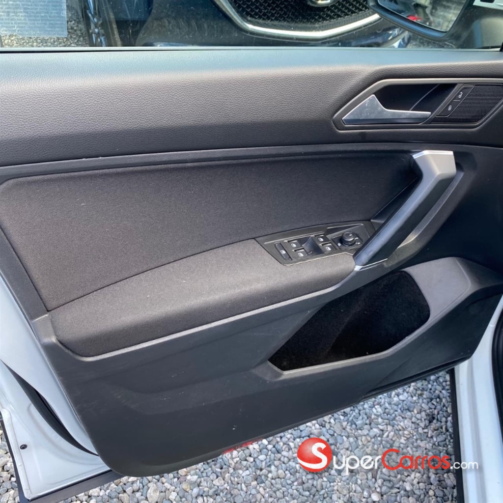 2020 Volkswagen Tiguan — foto 2 / 12