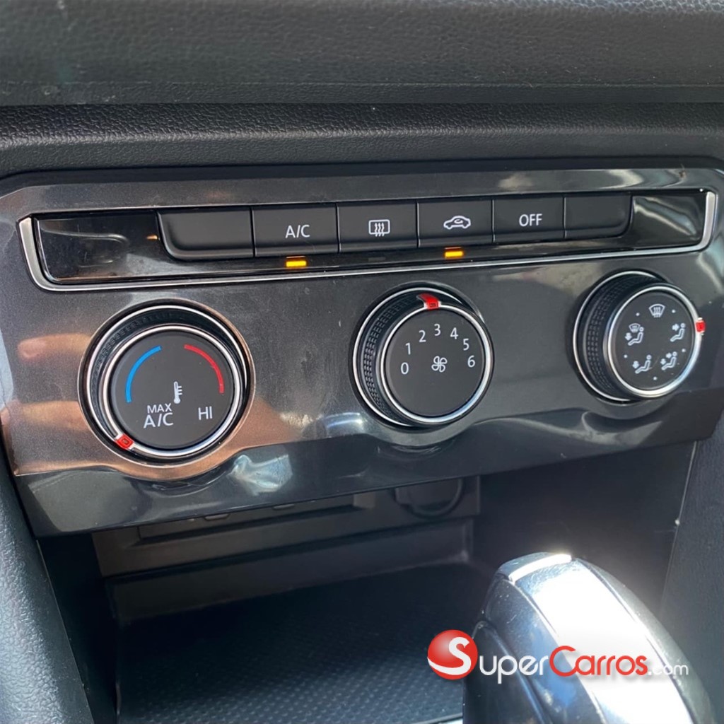 2020 Volkswagen Tiguan — foto 9 / 12