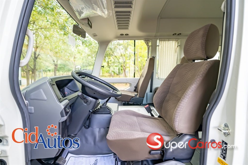 2026 Toyota Coaster — foto 6 / 12