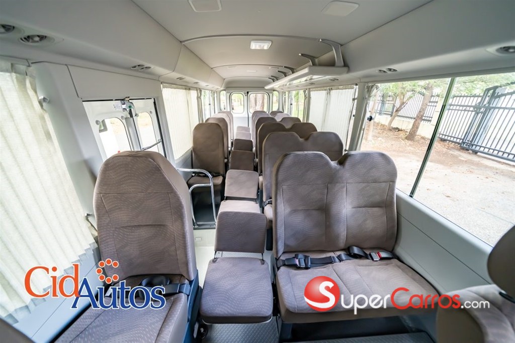 2026 Toyota Coaster — foto 10 / 12