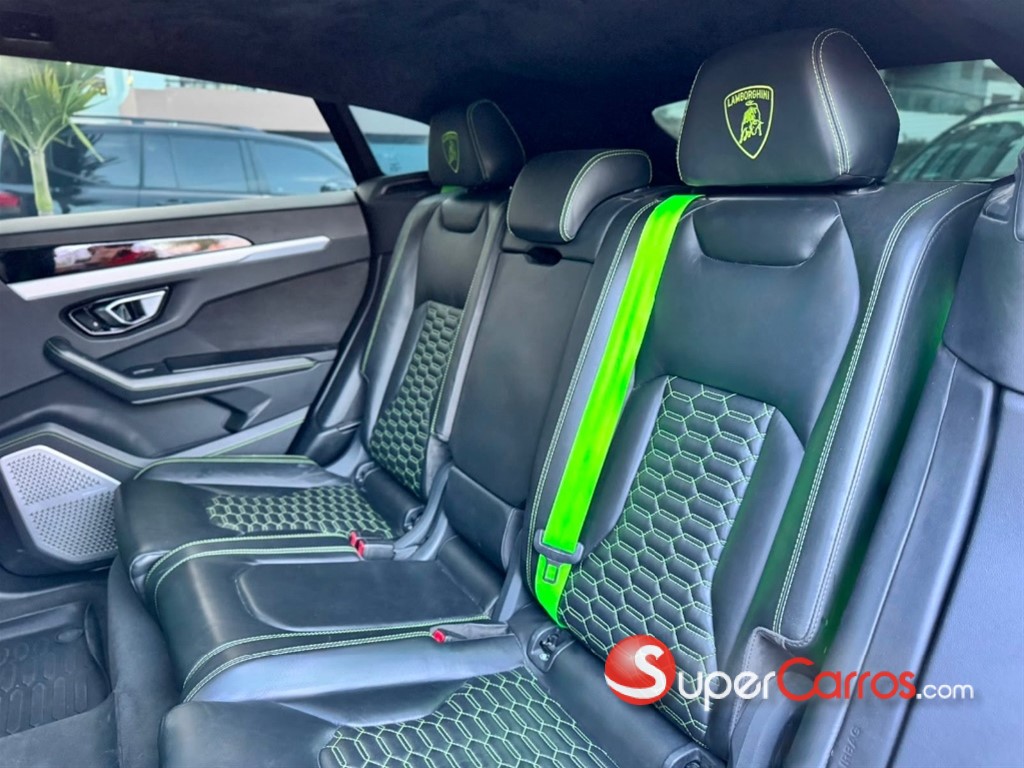 2019 Lamborghini Urus — foto 6 / 12