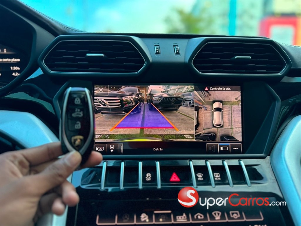 2019 Lamborghini Urus — foto 8 / 12