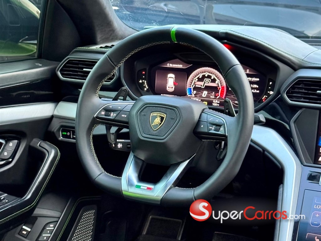 2019 Lamborghini Urus — foto 9 / 12
