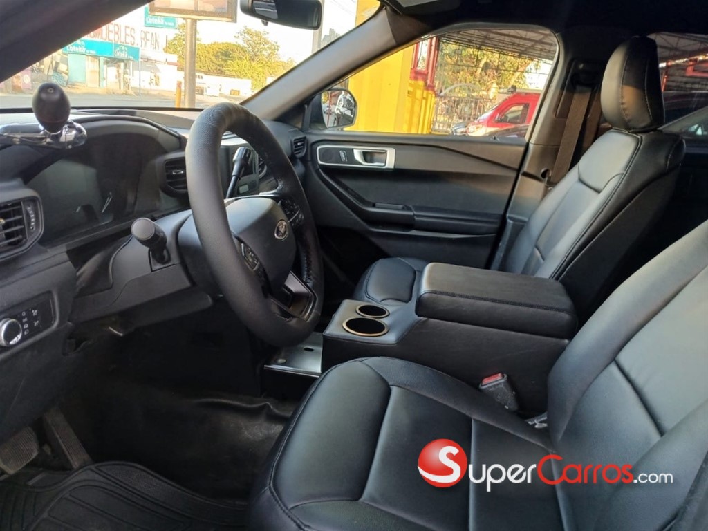 2020 Ford Explorer Police Interceptor — foto 2 / 9