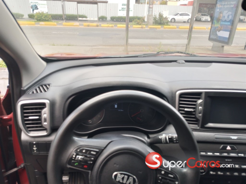 2018 Kia Sportage LX — foto 8 / 10